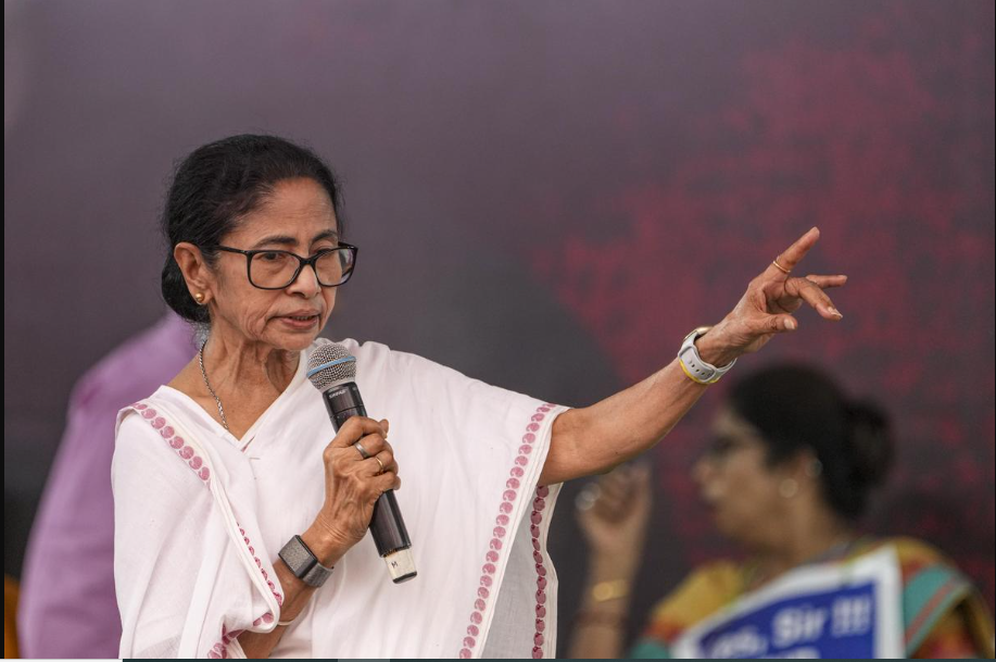 Mamata Alleges Voters of Particular Communities Deleted in SIR in Bengal, Venugopal Alleges CPM’s “Secret Deal” with BJP in Kerala