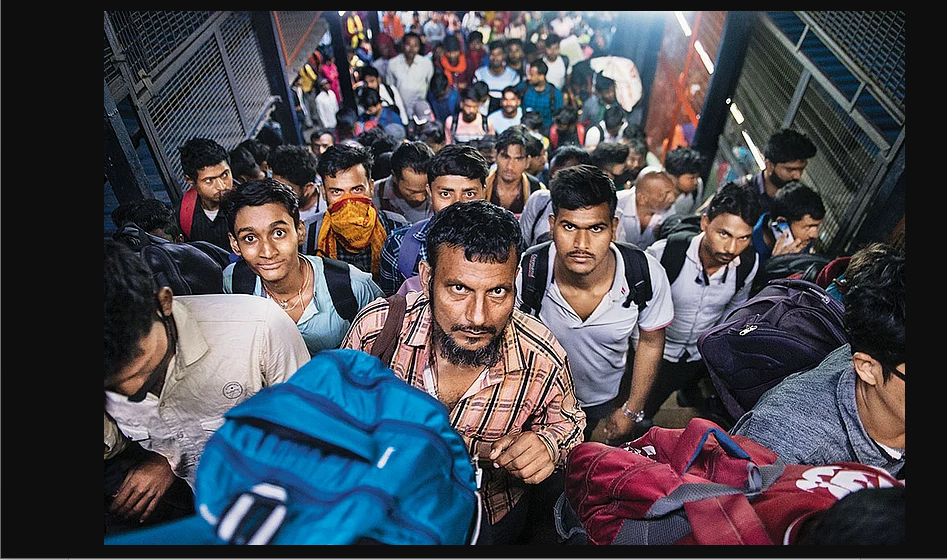 LPG Crisis: Migrant Labourers Escaping from Delhi