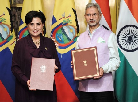 EAM Jaishankar meets Ecuadorian counterpart, discusses ways to deepen ties