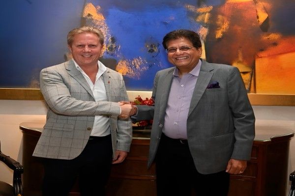 Piyush Goyal welcomes Todd McClay ahead of India-New Zealand FTA signing on April 27