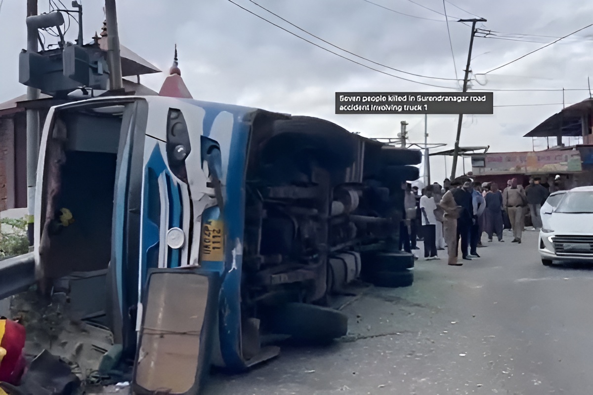 Seven Pilgrims Killed in Gujarat Highway Accident; PM Modi Calls Incident ‘Deeply Distressing’