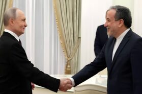 Abbas Araghchi with Vladimir Putin in St Petresburg