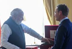 PM Modi with sewden PM