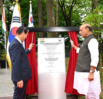 Raksha Mantri and Minister of Patriots & Veterans Affairs, Republic of Korea inaugurate Indian War Memorial in Seoul