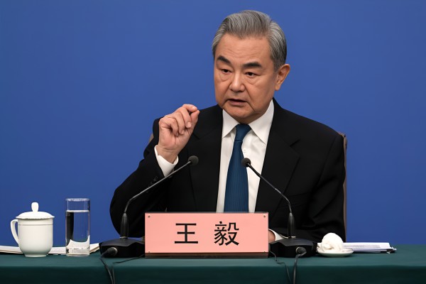 Chinese foreign minister kicks off meeting with Iranian counterpart
