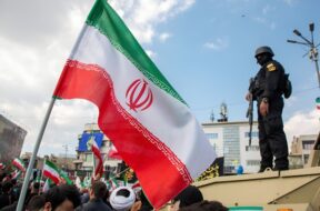 US and Iran inch towards short-term deal
