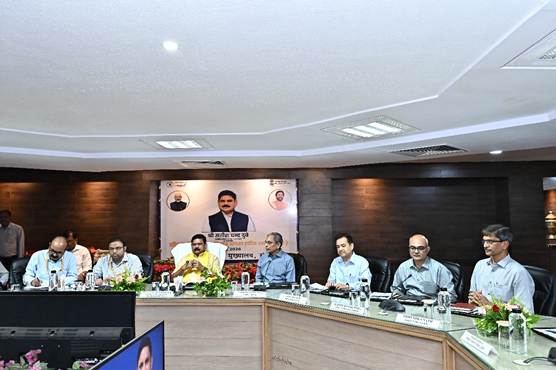 Union Minister of State for Coal & Mines reviews CMPDIL