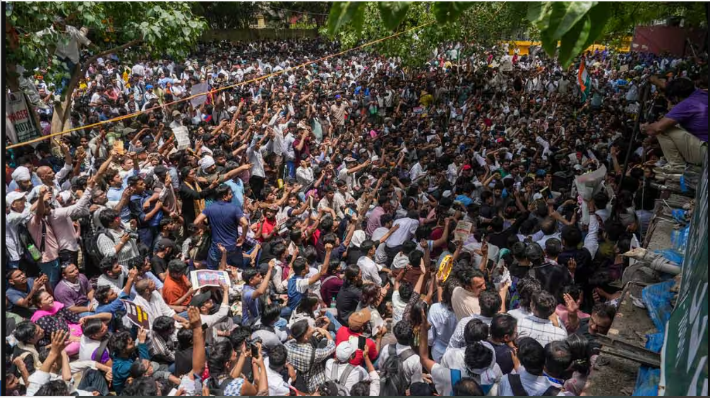 Hundreds Join CJP Protest in Delhi against Education System, Demanding Minister’s Resignation