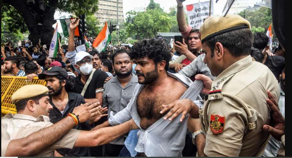 Student Protesters Teargased, Nadda Discussions with CJP Delegation, Request them to Call off Agitation