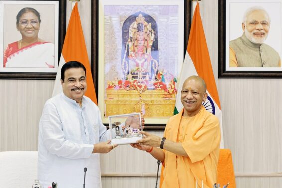 Nitin-Gadkari-Yogi-adityana